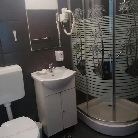 Casa Teilor 3* Pitesti