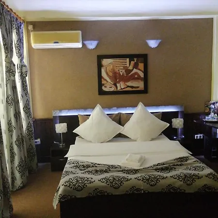 Casa Teilor Гостевой дом